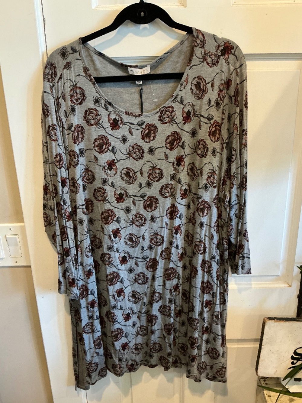 Elian’s Rose floral jersey knit top! Brand new with tags! Plus size 3x
